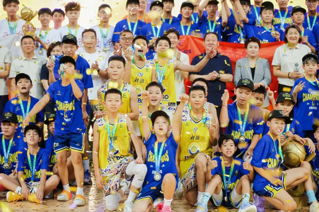 草原篮球盛宴落幕，青春热爱永不谢幕！